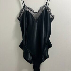$78 orig. retail NWT SKIMS Size Medium stretch satin lace teddy onyx bodysuit